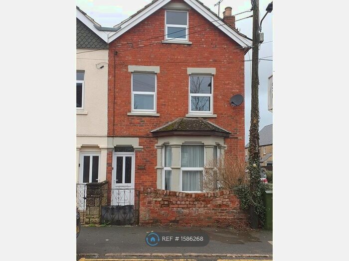 4 Bedroom Semi-Detached House To Rent In Station Road, Purton, Swindon, SN5