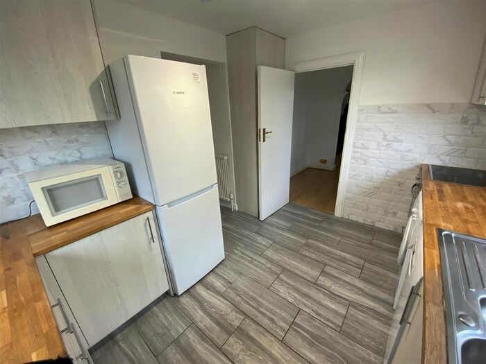 2 Bedroom Flat To Rent In Chatsworth Road, London, W5