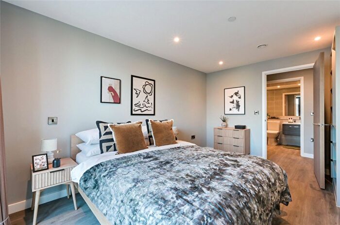 1 Bedroom Flat To Rent In Spinners Yard, Spinners Lane, LS7