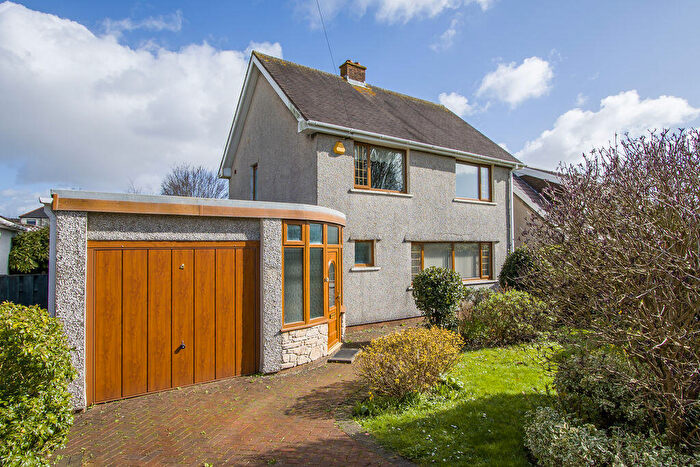3 Bedroom Detached House For Sale In St. Marks Road, Penarth, CF64