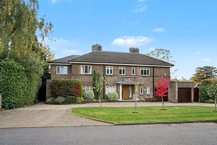 5 Bedroom Detached House For Sale In Beeston Fields Drive, Bramcote, NG9