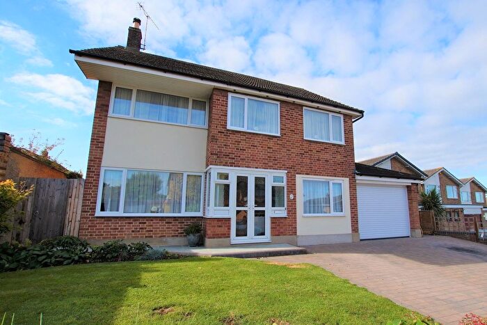 4 Bedroom Detached House For Sale In Eastview Drive, Rayleigh, SS6