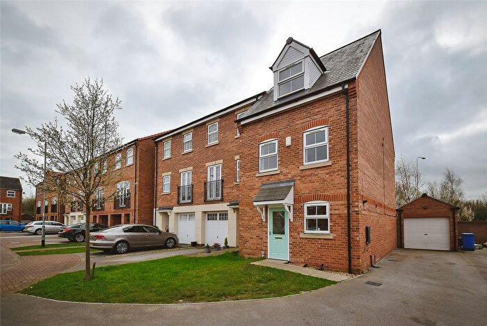 3 Bedroom End Of Terrace House To Rent In Kings Court, Market Weighton, York, YO43