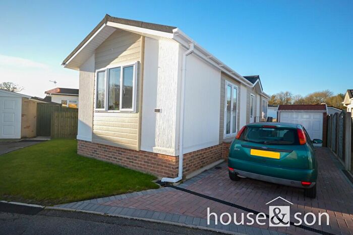 2 Bedroom Retirement Property For Sale In New Road, Bournemouth, BH10