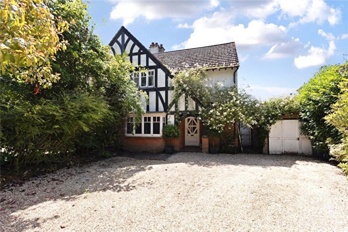 4 Bedroom Semi Detached House For Sale In Tilford Road, Hindhead, Surrey, GU26