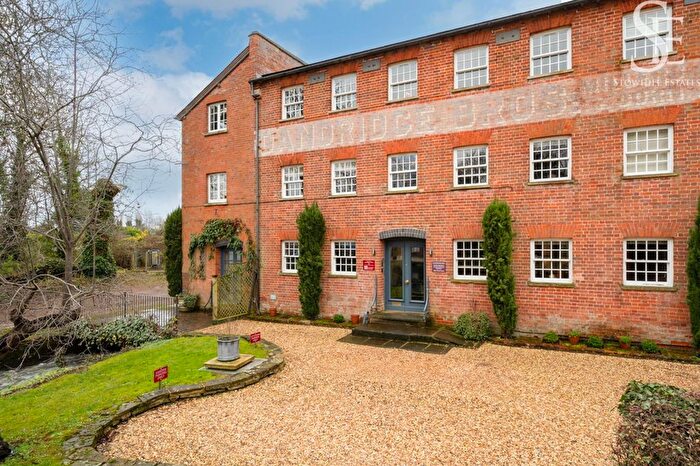 3 Bedroom Flat For Sale In Dandridges Mill, East Hanney, OX12