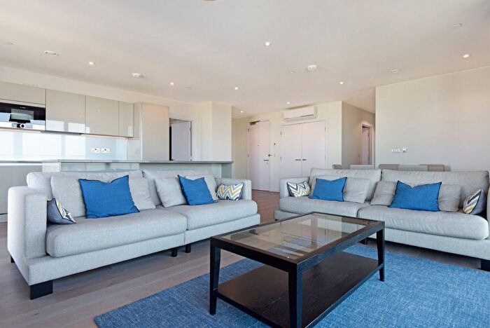 3 Bedroom Flat To Rent In St. Gabriel Walk, Borough, SE1