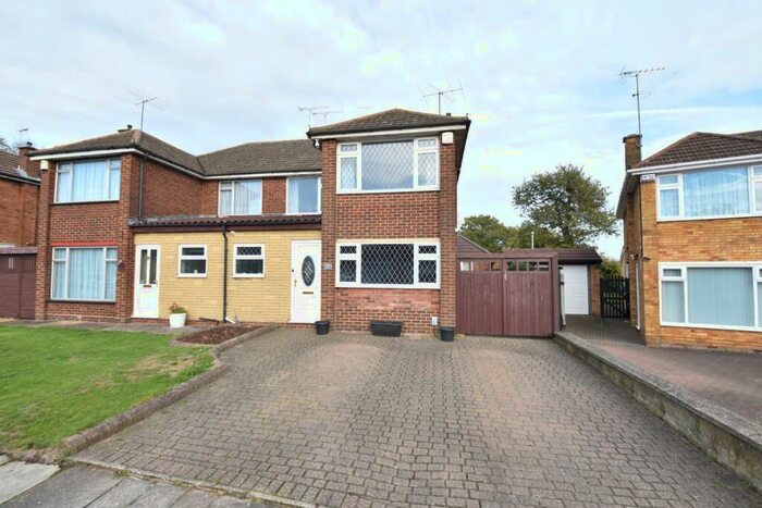 3 Bedroom Semi-Detached House To Rent In Forrest Crescent, Luton, Bedfordshire, LU2