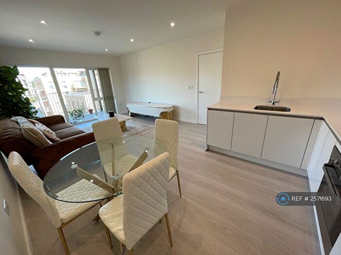 1 Bedroom Flat To Rent In Yarrow Apartments, London, NW7