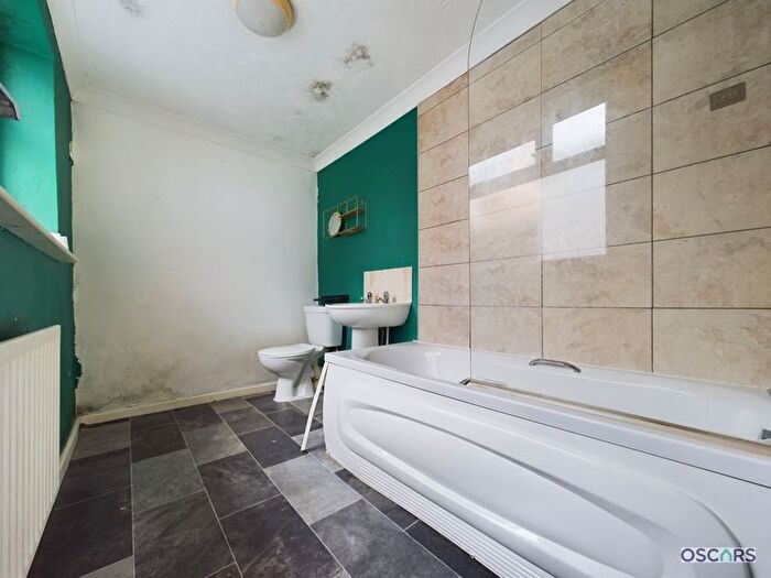 2 Bedroom Terraced House For Sale In Belmont Street, Hull, HU9