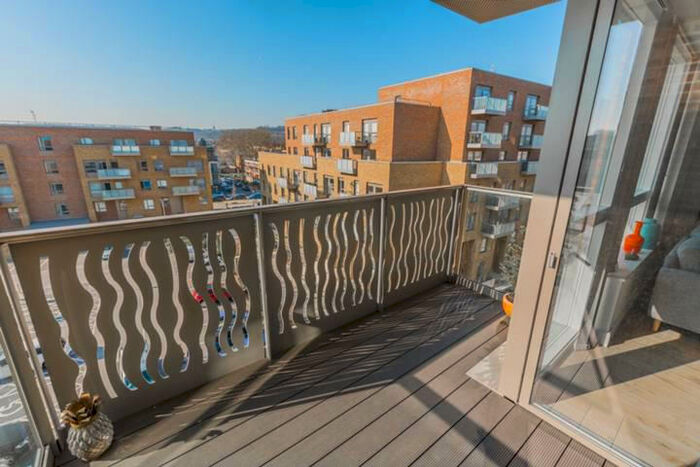 2 Bedroom Flat To Rent In Smithfield Square, High Street, Hornsey, N8