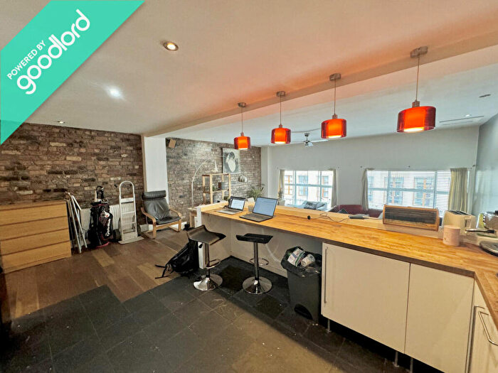 3 Bedroom Apartment To Rent In Oldham Street, Manchester, M1