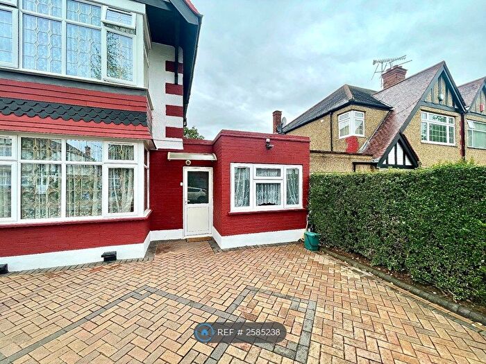 2 Bedroom Flat To Rent In Holt Road, Wembley, HA0