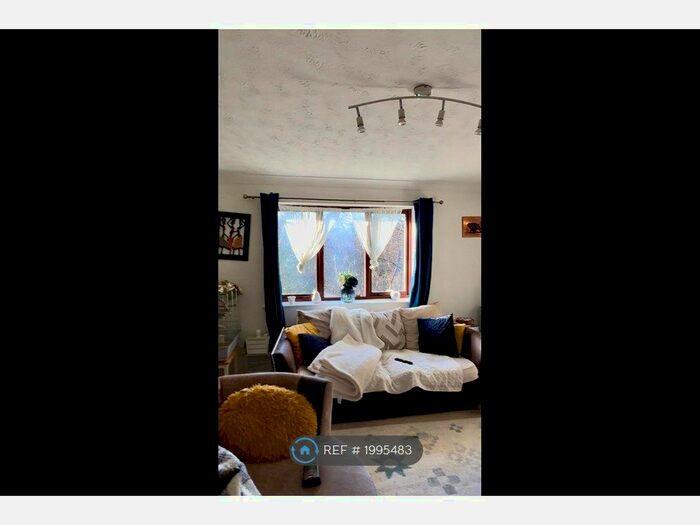 2 Bedroom Flat To Rent In Coxford Close, Southampton, SO16