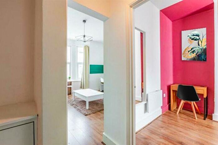 1 Bedroom Flat For Sale In Goldstone Road, Hove, BN3