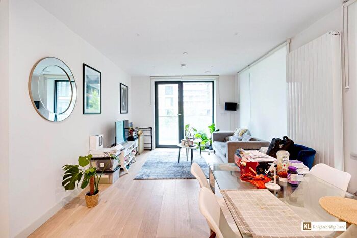 2 Bedroom Apartment To Rent In John Cabot House, Clipper Street, London, E16