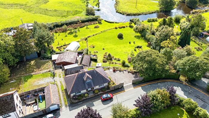 3 Bedroom House For Sale In New Street, Lampeter, SA48