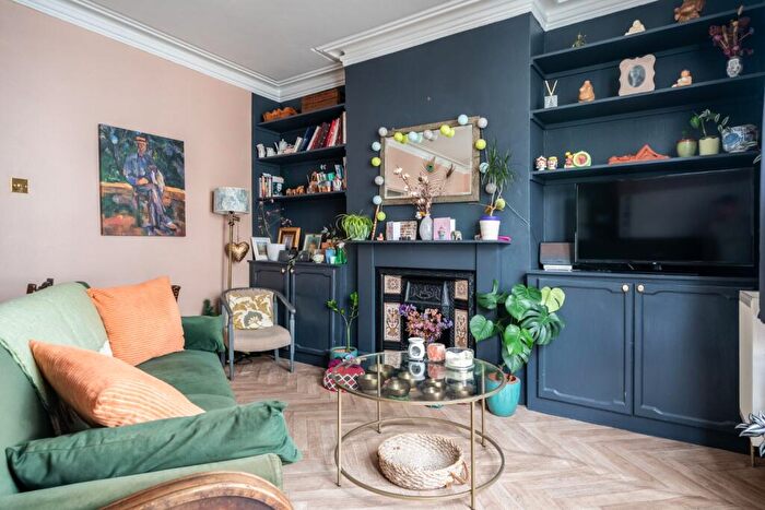 2 Bedroom Flat For Sale In Lansdowne Street, Hove, BN3