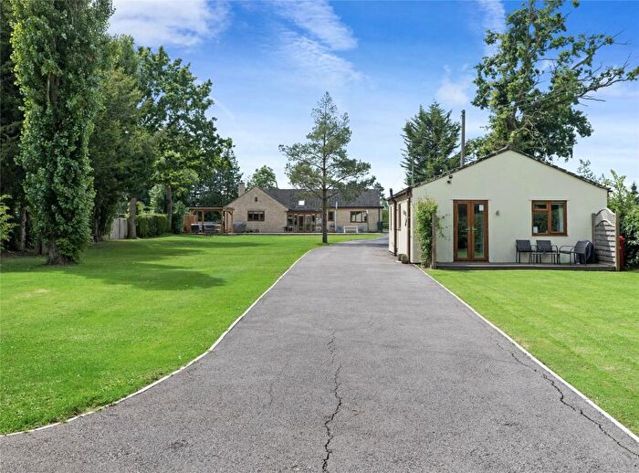 5 Bedroom Bungalow For Sale In Elmstone Hardwicke, Cheltenham, Gloucestershire, GL51