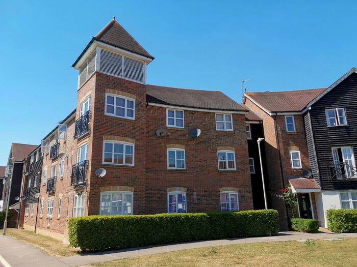 3 Bedroom Flat To Rent In Riverbank Way, Ashford, TN24