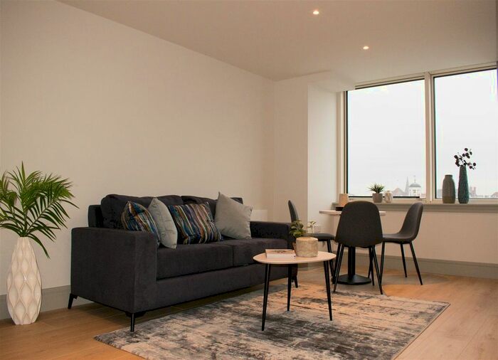 1 Bedroom Flat To Rent In Market Square, Uxbridge UB8