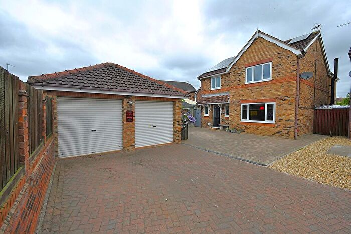 4 Bedroom Detached House For Sale In Fair Holme View, Armthorpe, Doncaster, DN3