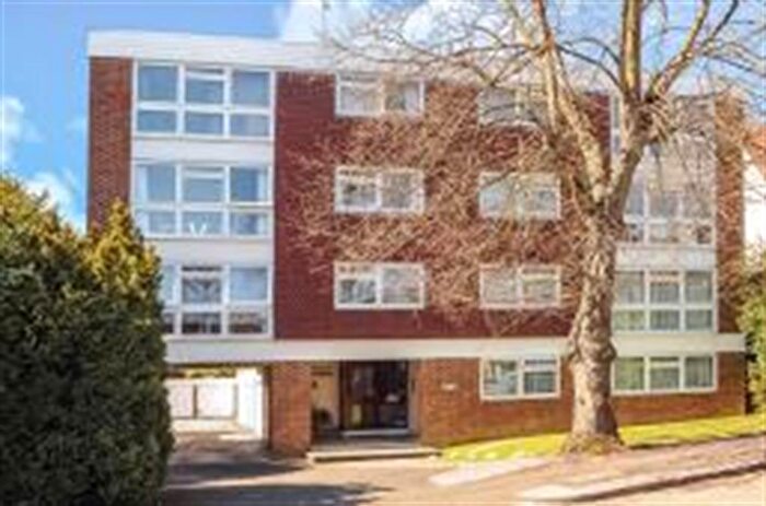 2 Bedroom Flat To Rent In Rowsham Court, South Hill Avenue, Harrow On The Hill, HA1