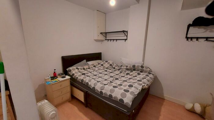 Studio To Rent In Boston Parade, Hanwell, W7