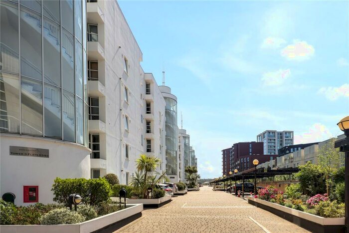 2 Bedroom Flat To Rent In Barrier Point Road, London, E16