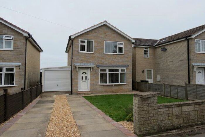3 Bedroom Detached House To Rent In Greenlands Road, Pickering, YO18