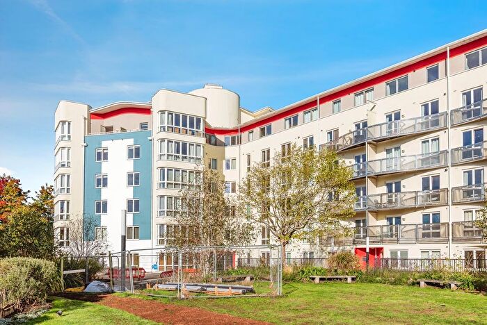 2 Bedroom Flat For Sale In Hannover Quay, Bristol, BS1