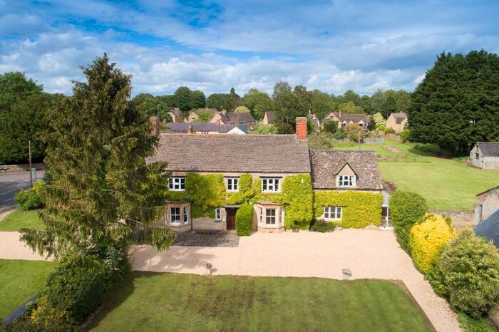 4 Bedroom Farm House For Sale In Eagle Farm, Standlake, OX29