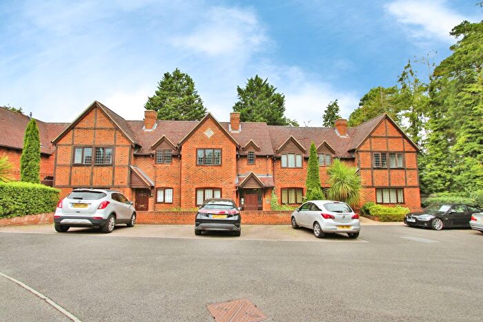2 Bedroom Flat For Sale In Denefield Gardens, Tilehurst, RG31