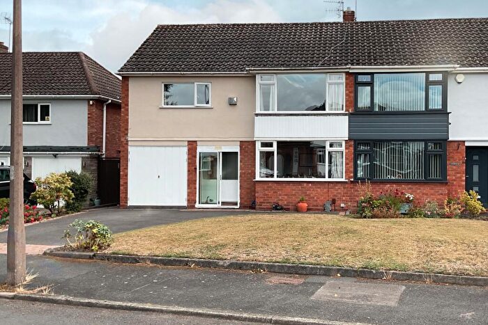 3 Bedroom Semi-Detached House For Sale In Pine Walk, Pedmore, Stourbridge, DY9