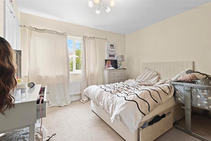 3 Bedroom End Of Terrace House For Sale In Akehurst Close, Hellingly, Hailsham, BN27