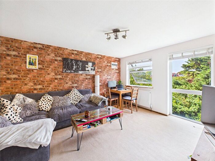 1 Bedroom Flat To Rent In Harrowdene Gardens, Teddington, TW11