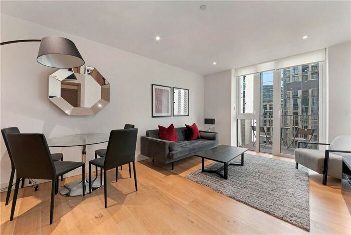 1 Bedroom Apartment For Sale In Admiralty House, Vaughan Way, E1W