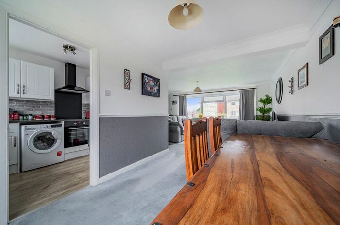 3 Bedroom Terraced House For Sale In York Close, Horsham, RH13