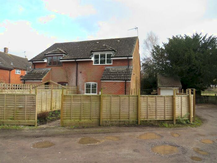 2 Bedroom Property To Rent In Station Road, Tisbury, Salisbury, SP3