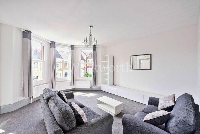 2 Bedroom Flat To Rent In Mattison Road, London, N4
