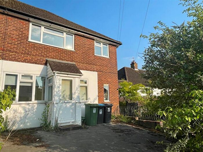 1 Bedroom Flat To Rent In Dell Field Avenue, Berkhamsted, HP4