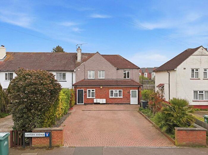 2 Bedroom Maisonette For Sale In Eastern Avenue, Waltham Cross, EN8