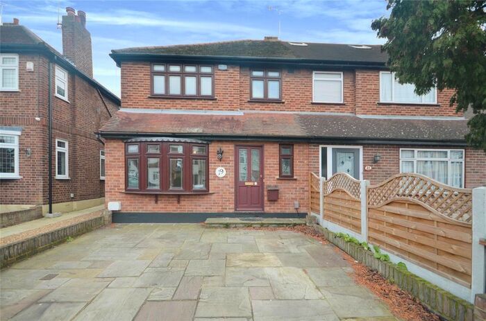 4 Bedroom Semi-Detached House To Rent In Hill Grove, Romford, Essex, RM1