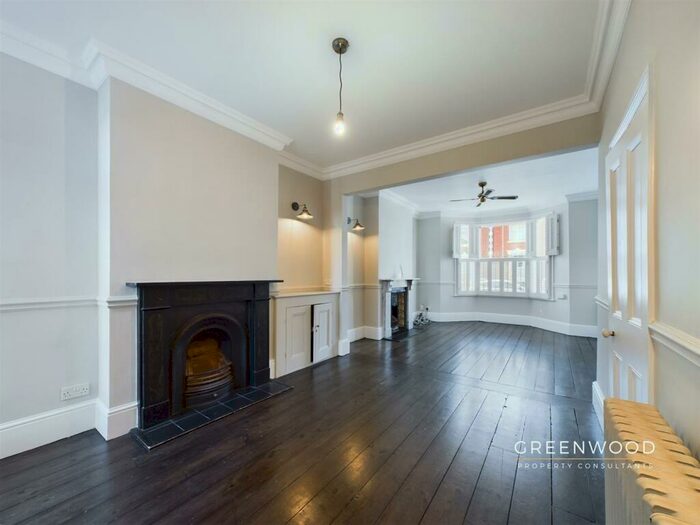 4 Bedroom Town House To Rent In Rawstorn Road, Colchester, CO3