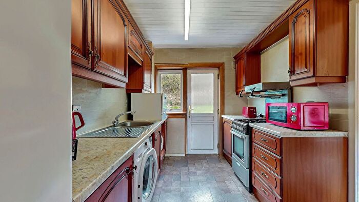 2 Bedroom End Terrace House For Sale In Thistle Neuk, Glasgow, G60