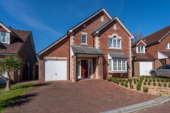 3 Bedroom Detached House For Sale In Willowmead Close, Chichester, PO20