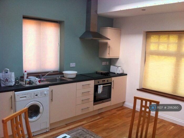 1 Bedroom Flat To Rent In Petersfield Road, Liss, GU33