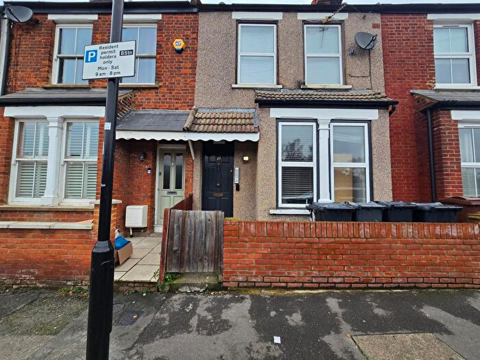 Studio To Rent In Layton Road, Brentford, TW8