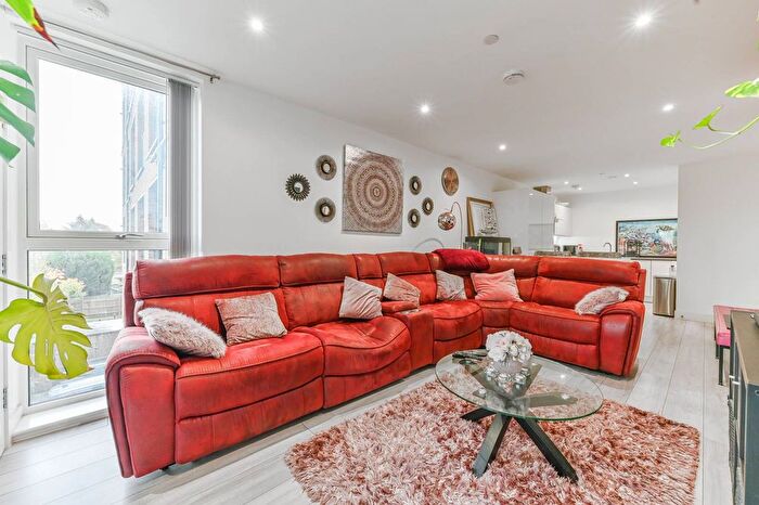 2 Bedroom Flat To Rent In Burlington Road, New Malden, New Malden, KT3