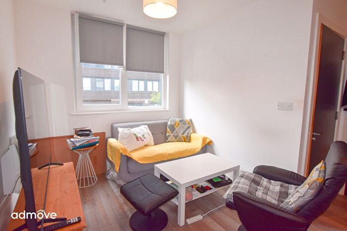 1 Bedroom Flat To Rent In Kinetic, - Talbot Road, Manchester, M16